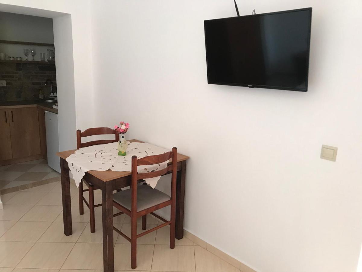 Elti Apartment Sarande Bagian luar foto