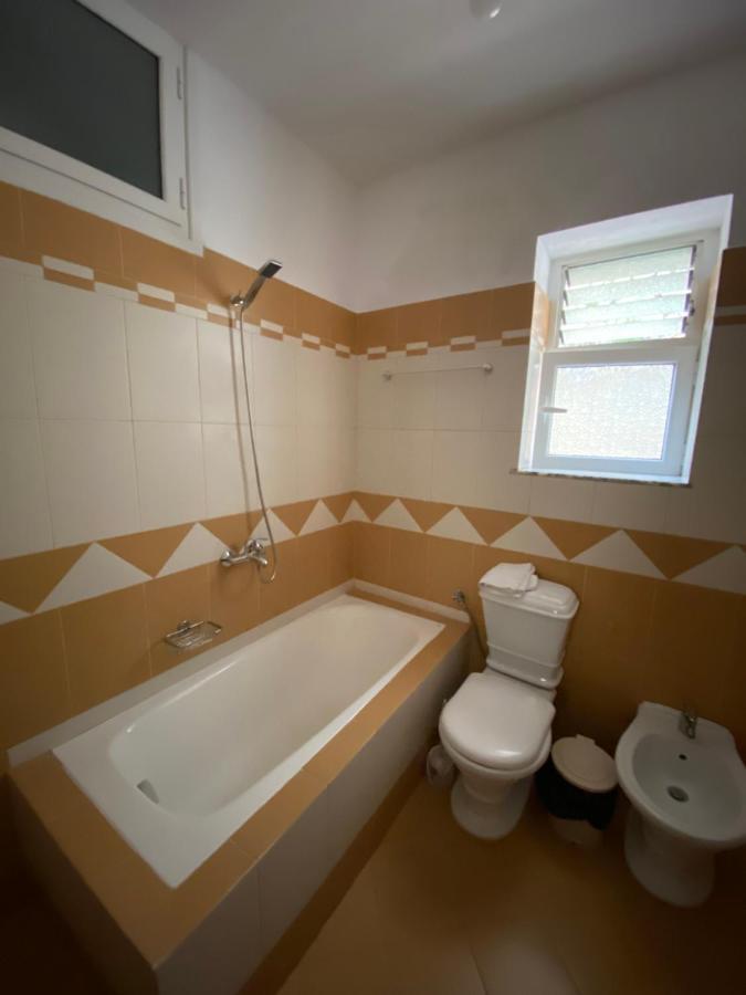 Elti Apartment Sarande Bagian luar foto