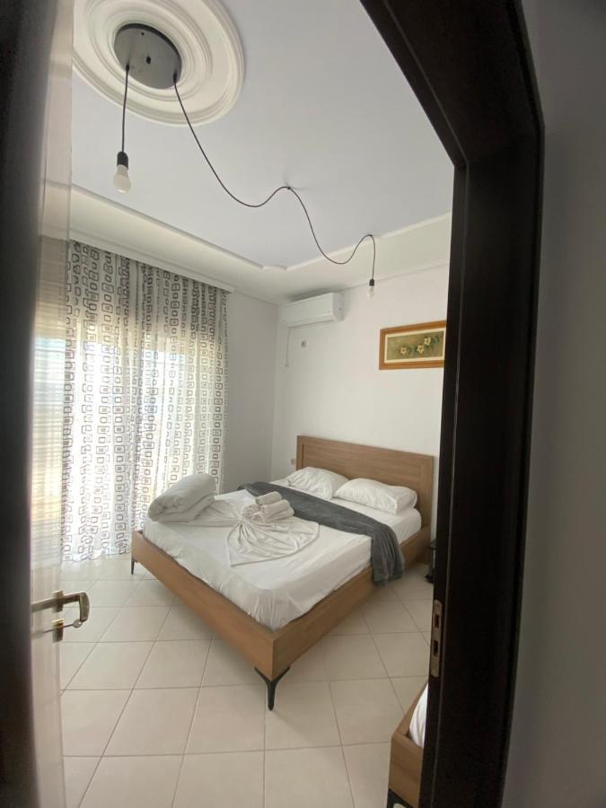 Elti Apartment Sarande Bagian luar foto