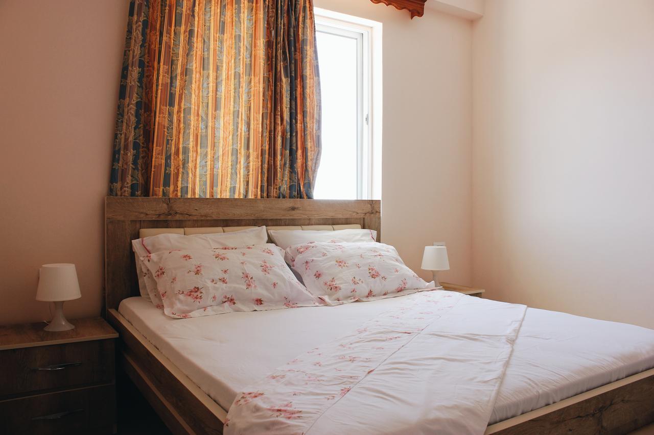 Elti Apartment Sarande Bagian luar foto