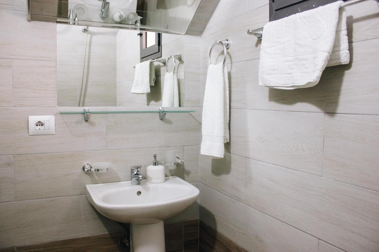 Elti Apartment Sarande Bagian luar foto